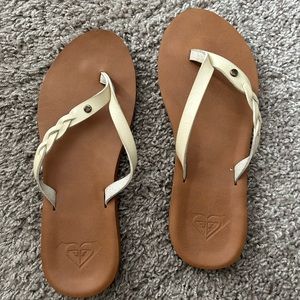 Roxy tan and white Liza flip flops